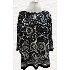 SUNNY LEIGH Women’s Black/White Medallion 3/4 Sleeve Peasant Blouse Size 1X NWT